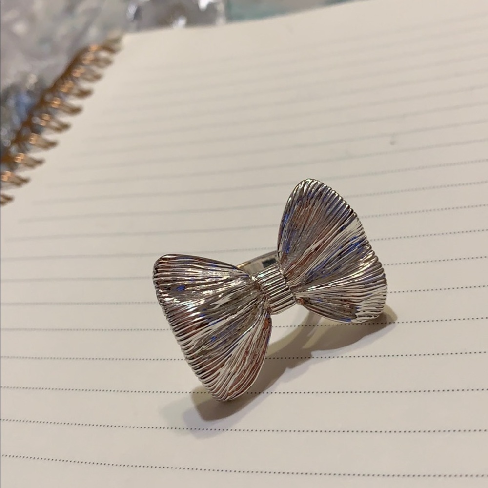 Bow Ring